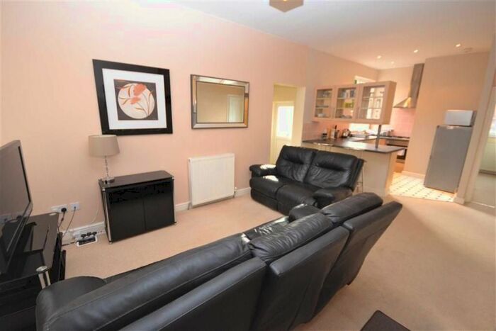 2 Bedroom Flat To Rent In Albion Road, Kettering, NN16