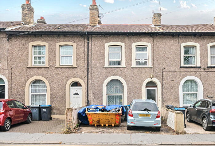 3 Bedroom Terraced House For Sale In Sumner Road, Croydon, CR0