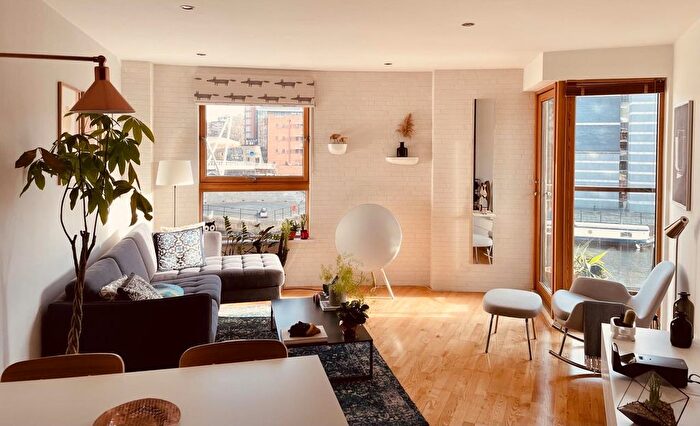 2 Bedroom Flat To Rent In Mackenzie House, Leeds Dock, LS10