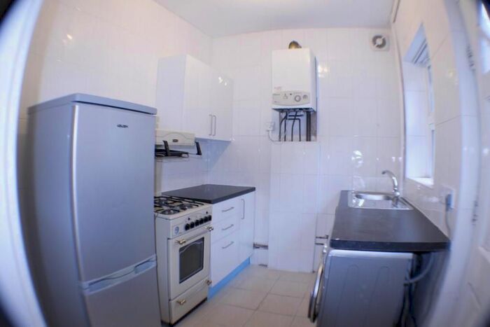 3 Bedroom End Of Terrace House To Rent In Skipton Road, Sheffield, South Yorkshire S4