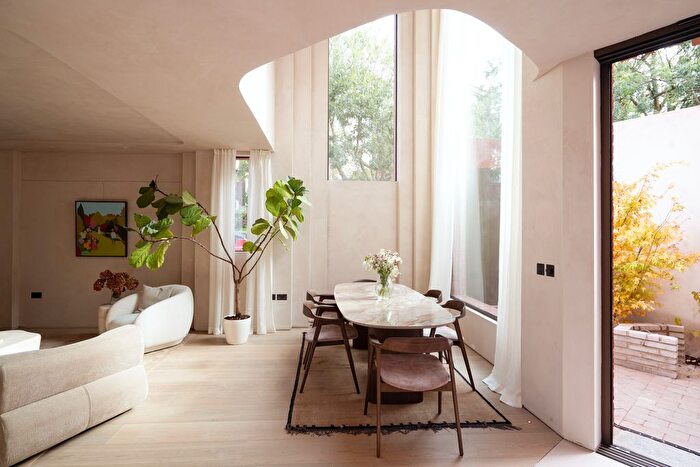 4 Bedroom End Terrace House For Sale In Heathpoint House, London, NW5