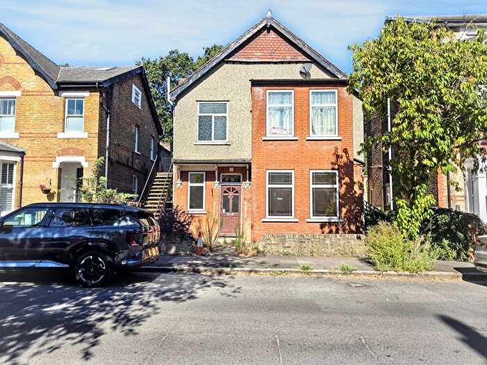 Detached House For Sale In Sylvan Road, Wanstead, London, E11