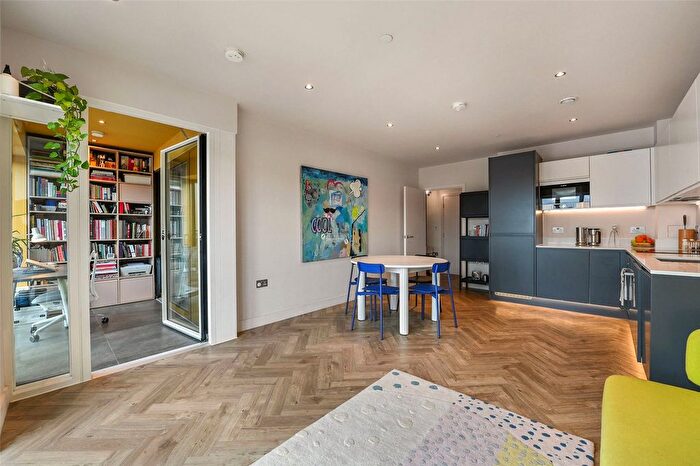 1 Bedroom Flat For Sale In Grovelea Court, Monkwood Way, Hackney Wick, E3