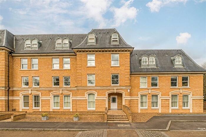 2 Bedroom Flat To Rent In Langdon Park, Teddington, TW11