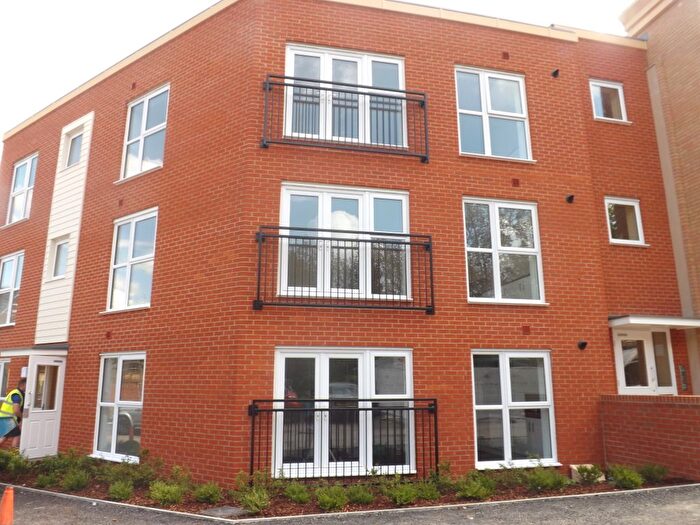 2 Bedroom Flat To Rent In Broadhurst Place, Basildon, SS14