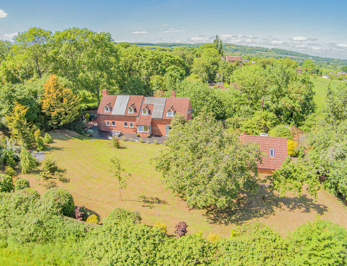 3 Bedroom Detached House For Sale In Rushall, HR8