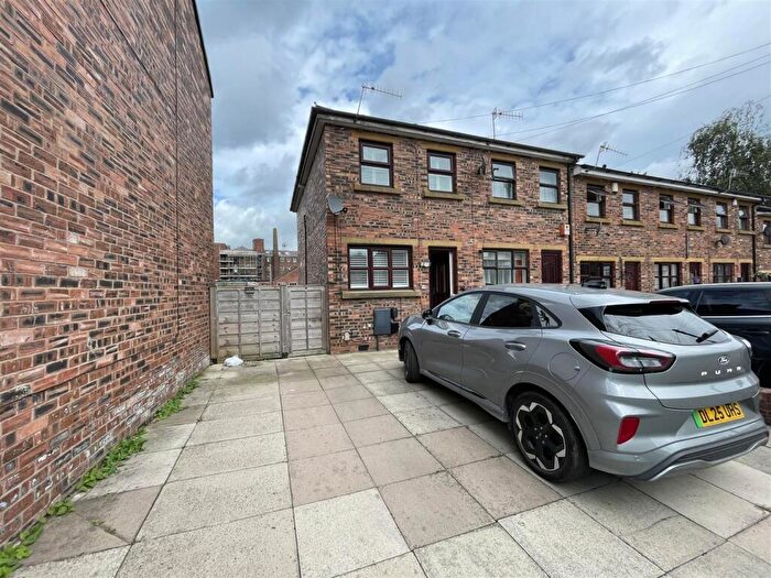 2 Bedroom Terraced House To Rent In Frances Street, Macclesfield, Cheshire, SK11