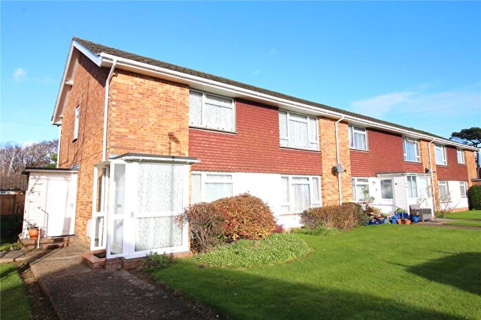 2 Bedroom Apartment For Sale In Aspen Place, New Milton, Hampshire, BH25