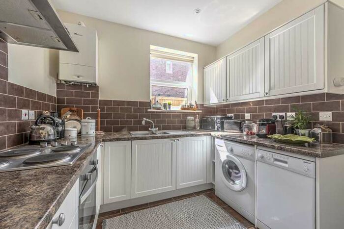 2 Bedroom Apartment To Rent In Darell Road, Richmond, TW9