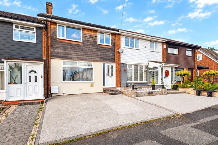 3 Bedroom Terraced House For Sale In Highlands, Royton, Oldham, Greater Manchester, OL2