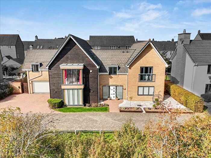 5 Bedroom Detached House For Sale In Raft Way, Oxley Park, Milton Keynes, MK4