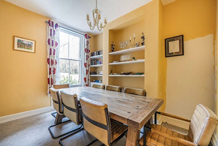 3 Bedroom Flat To Rent In Kingsgate Road, West Hampstead, London, NW6