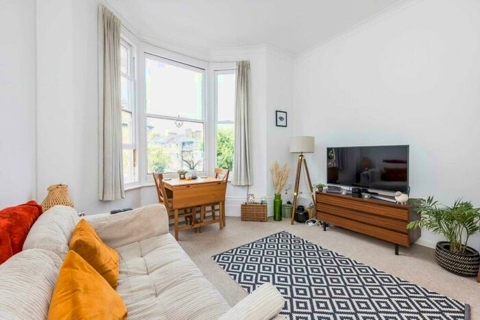 1 Bedroom Flat To Rent In Tufnell Park Road, N7