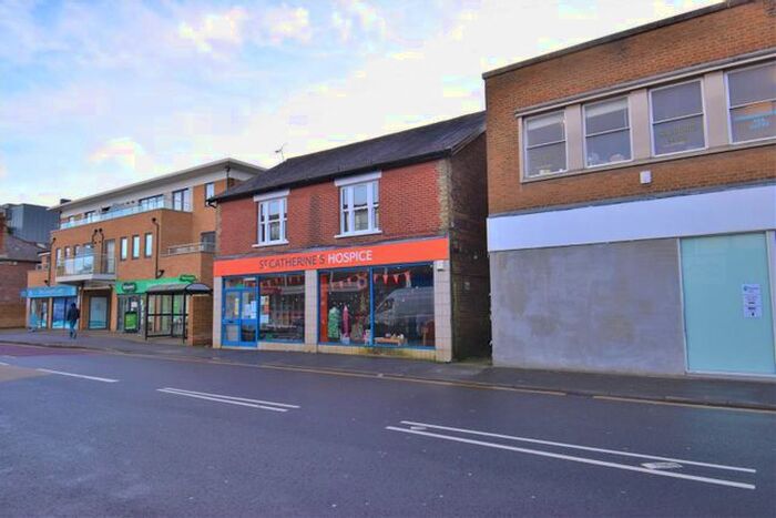 4 Bedroom Maisonette To Rent In Victoria Road, Horley, RH6