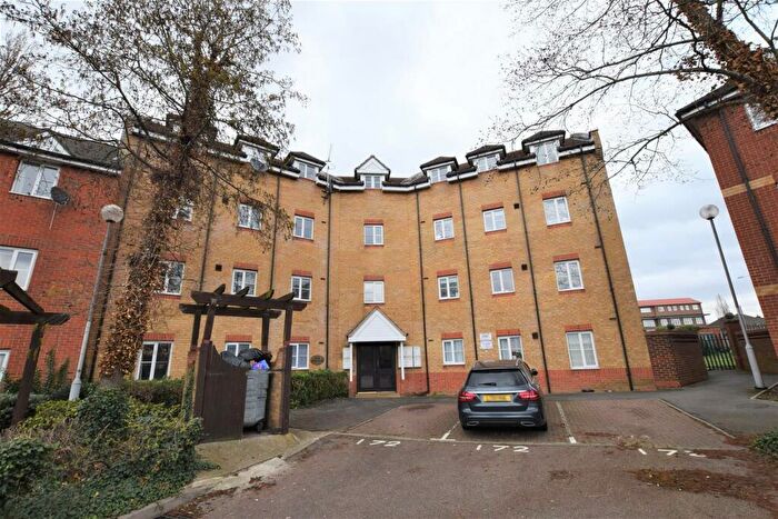 2 Bedroom Flat To Rent In Ridley Close, Barking, IG11