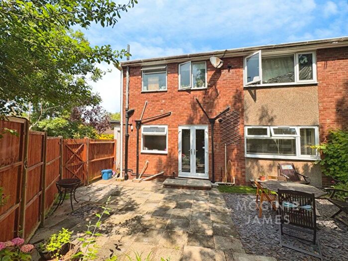2 Bedroom Maisonette For Sale In Gwynant Crescent, Cyncoed, Cardiff, CF23