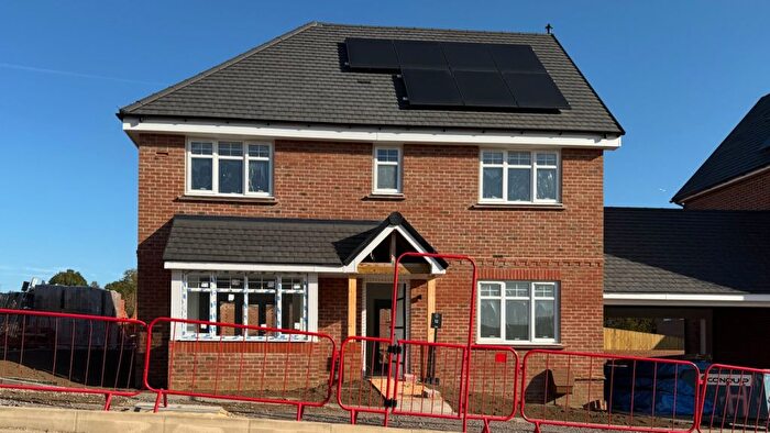 3 Bedroom Detached House For Sale In Binfield, Bracknell, RG42