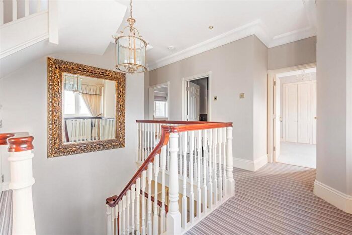 5 Bedroom Detached House To Rent In Highbourne Park, Lenham, Maidstone, ME17