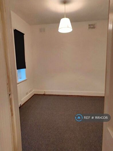1 Bedroom Flat To Rent In York Road, Guildford, GU1