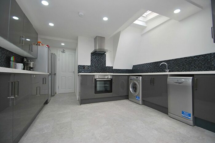 6 Bedroom Terraced House To Rent In Harriet Street, Cathays, CF24