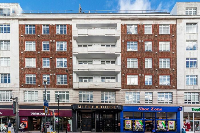 2 Bedroom Flat To Rent In Mitre House, Western Road, Brighton, East Sussex, BN1