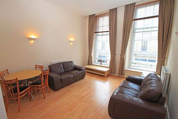 2 Bedroom Flat To Rent In £pcm - Nun Street, City Centre, NE1