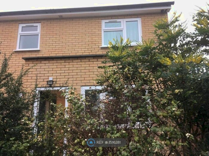 2 Bedroom Detached House To Rent In Newtown Road, New Denham, UB9