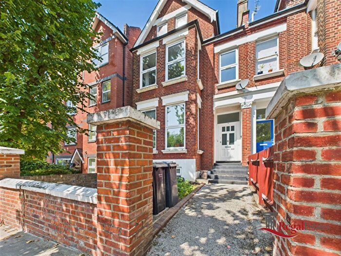 1 Bedroom Flat For Sale In Minster Road, London, NW2