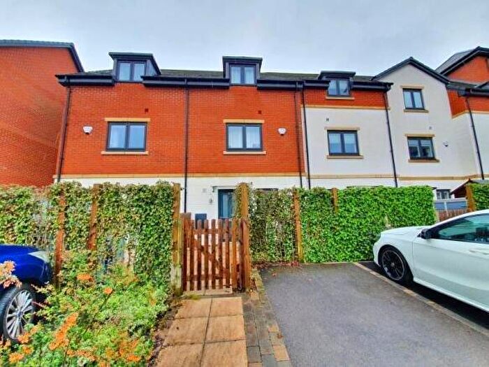 3 Bedroom House To Rent In Parkgate Mews, Shirley, Solihull, West Midlands, B90