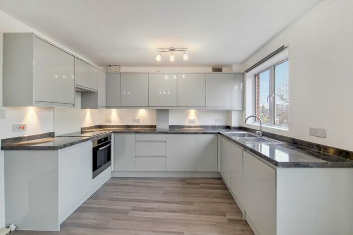 1 Bedroom Flat To Rent In Ash Court, Worple Road, Wimbledon, SW19