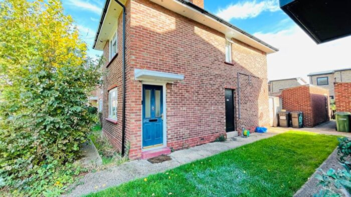 3 Bedroom Maisonette To Rent In Cross Road, RM7