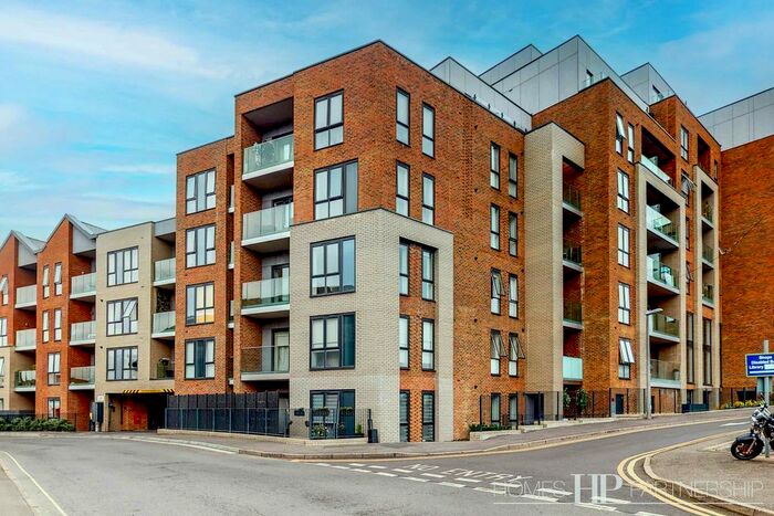 1 Bedroom Flat To Rent In Queens Road, East Grinstead, RH19