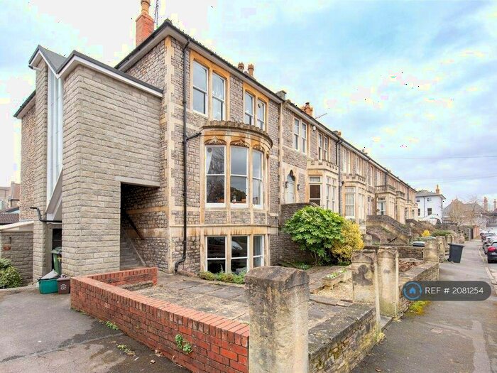 2 Bedroom Flat To Rent In Rockleaze Avenue, Bristol, BS9