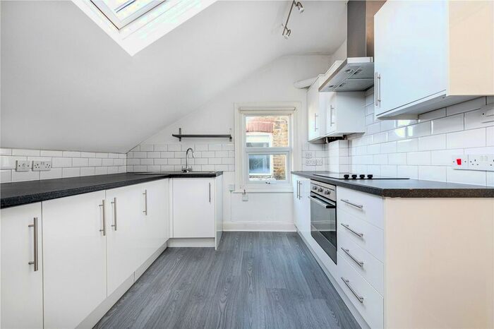 1 Bedroom Flat To Rent In Ribblesdale Road, London, SW16