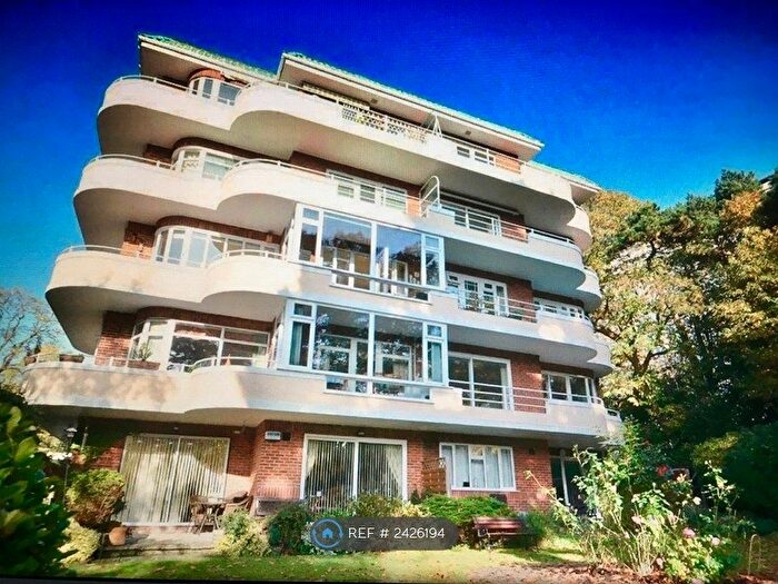 3 Bedroom Flat To Rent In Durley Chine Court, Bournemouth, BH2