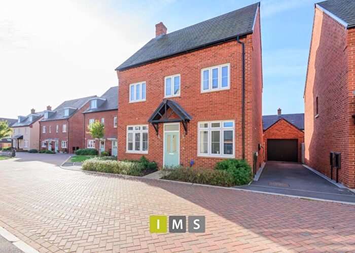4 Bedroom Detached House For Sale In Simpson Drive, Upper Heyford, OX25