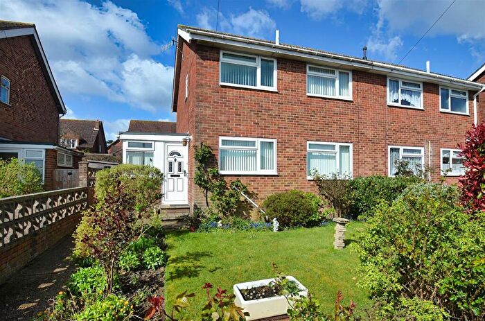3 Bedroom Semi-Detached House For Sale In Partlands Close, Ryde, PO33
