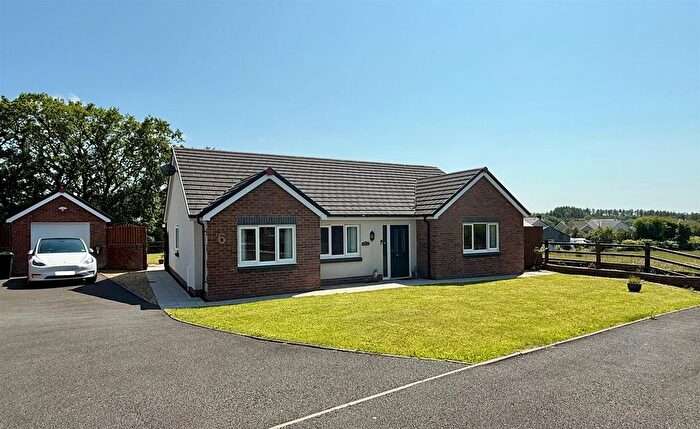 3 Bedroom Detached Bungalow For Sale In Rhos Y Bryn, Cefneithin, Llanelli, SA14