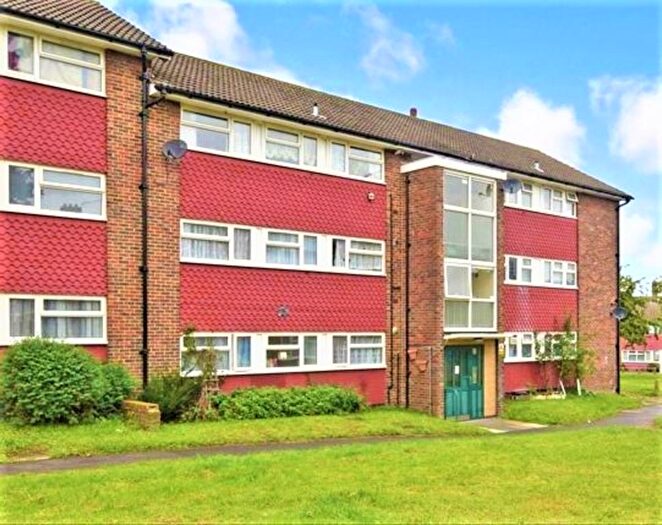 3 Bedroom Flat To Rent In Broom Gardens, Croydon, CR0