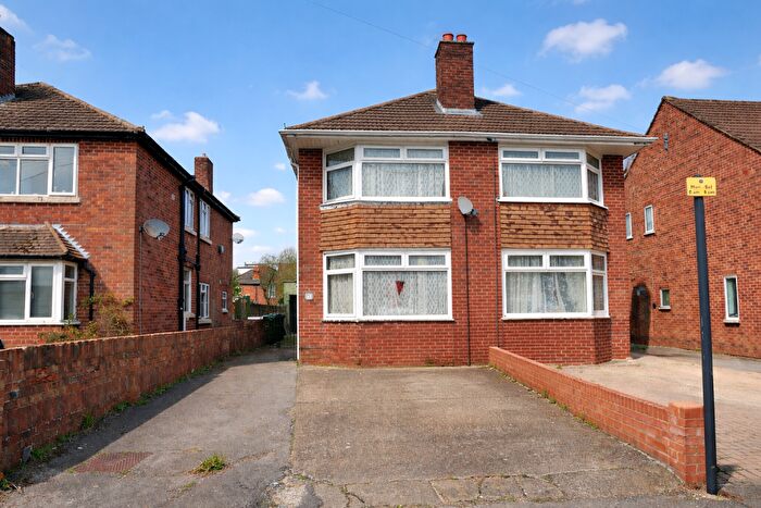 3 Bedroom Semi-Detached House For Sale In Shirley, Southampton, SO15