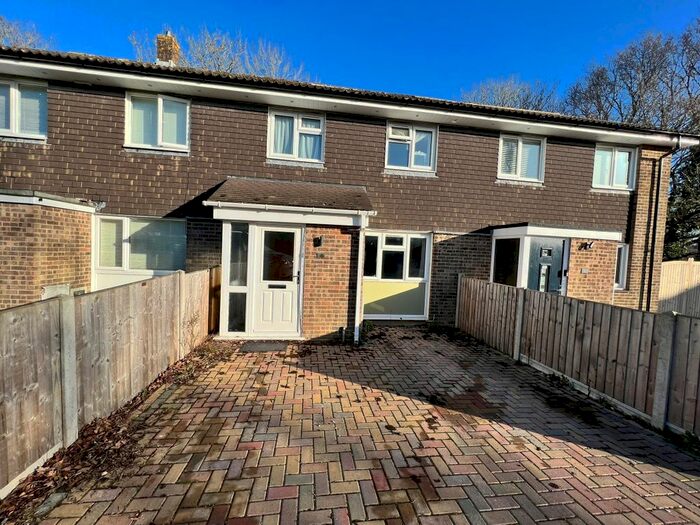 3 Bedroom Property To Rent In Gurnays Mead, West Wellow, Romsey SO51