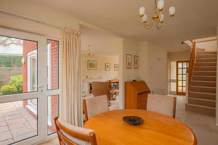 4 Bedroom Bungalow For Sale In Windrush Crescent, Malvern, Worcestershire, WR14