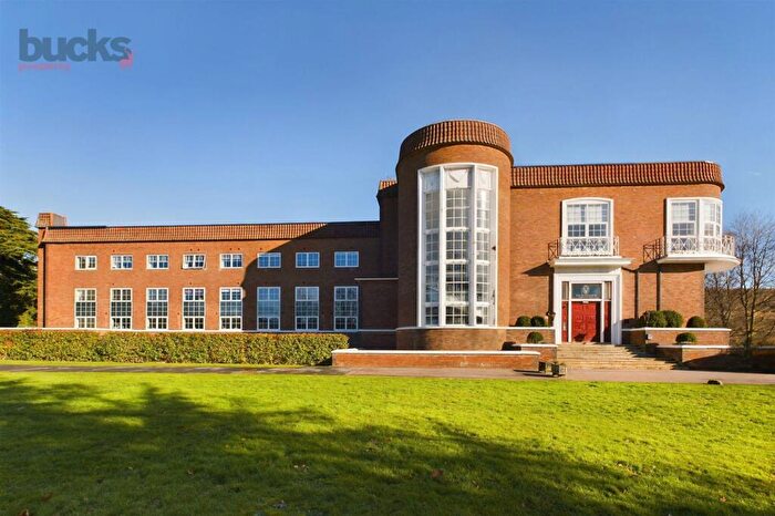 2 Bedroom Flat For Sale In Wycombe Road, Saunderton, HP14