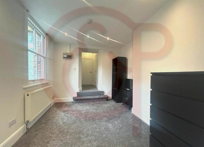 1 Bedroom Flat To Rent In The Vale, London, W3