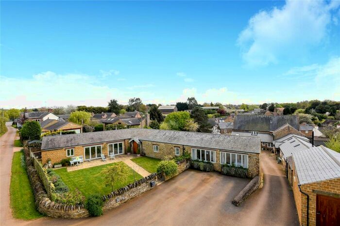 3 Bedroom Equestrian Facility To Rent In Silver Street, Brixworth, Northamptonshire, NN6