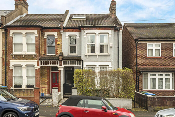 3 Bedroom End Of Terrace House To Rent In Eastcombe Avenue, Charlton, SE7