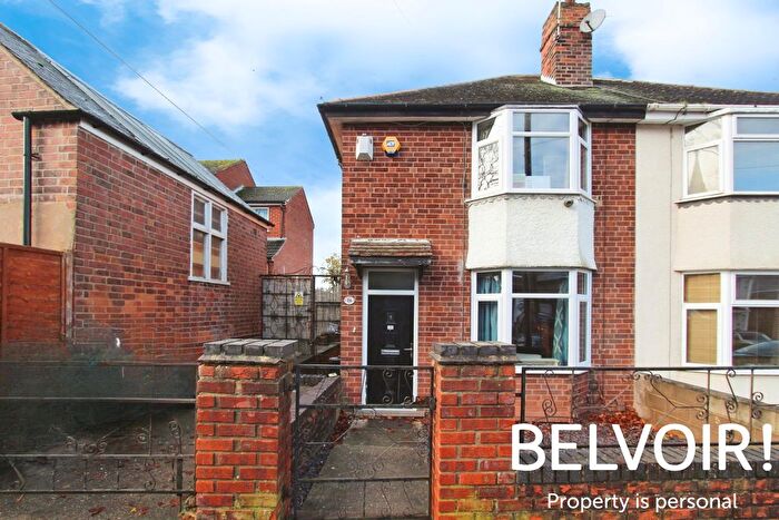 3 Bedroom Semi Detached House For Sale In Cemetery Road, Nottingham, NG9