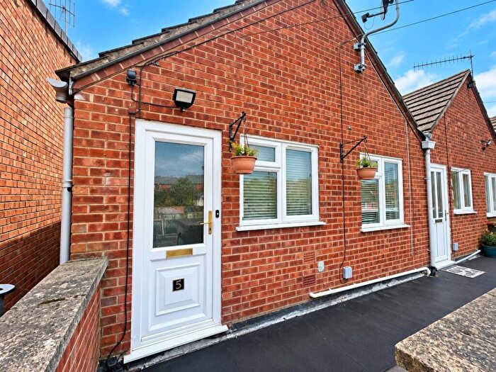2 Bedroom Apartment To Rent In High Street, Bidford-on-avon, B50
