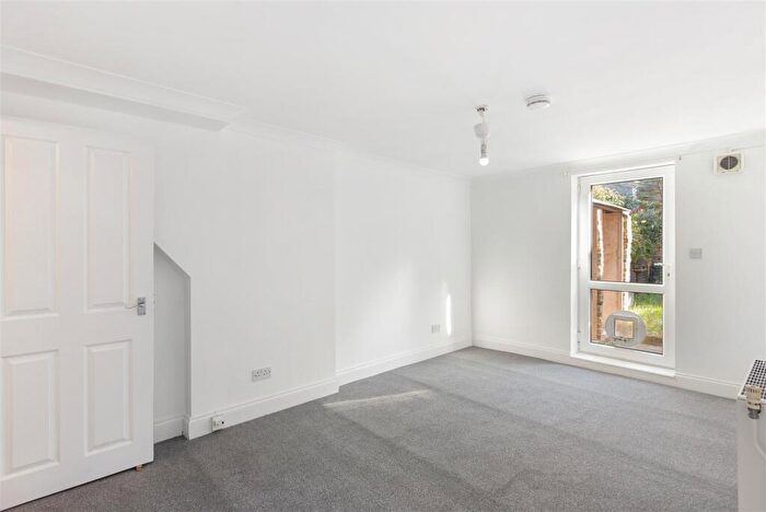 1 Bedroom Flat To Rent In Adys Road, London, SE15