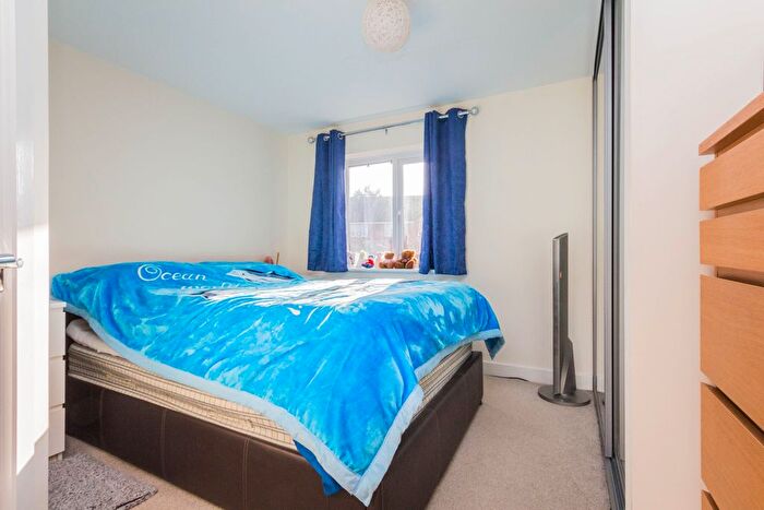 3 Bedroom Detached House For Sale In Harrington Road, Irthlingborough, NN9